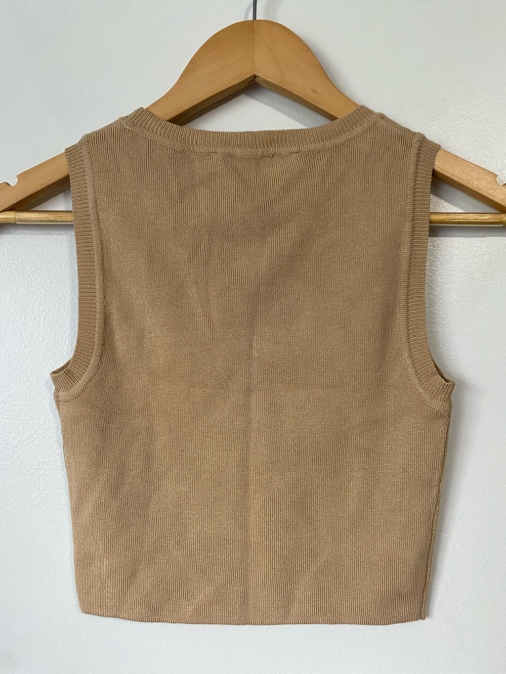 Zara Sleeveless Crew Neck Knit Top in Beige - Picture 5 of 10